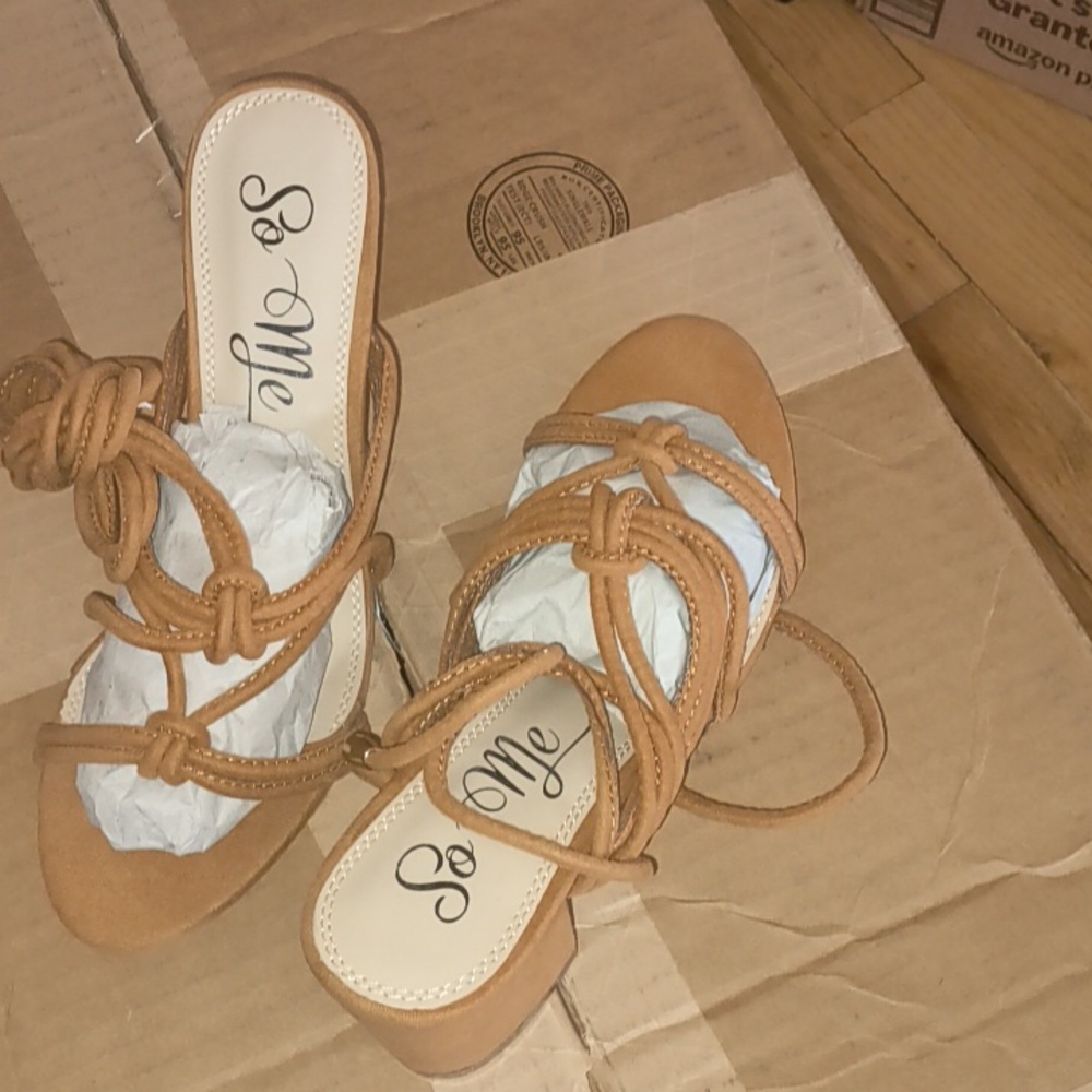 Laced up sandals - Picture 3 of 5